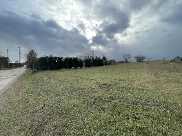 Eladó Építési telek, Oroszlány 528 m² 5.8 M Ft