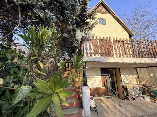 Eladó nyaraló, Oroszlány 2 szoba 40 m² 18.6 M Ft