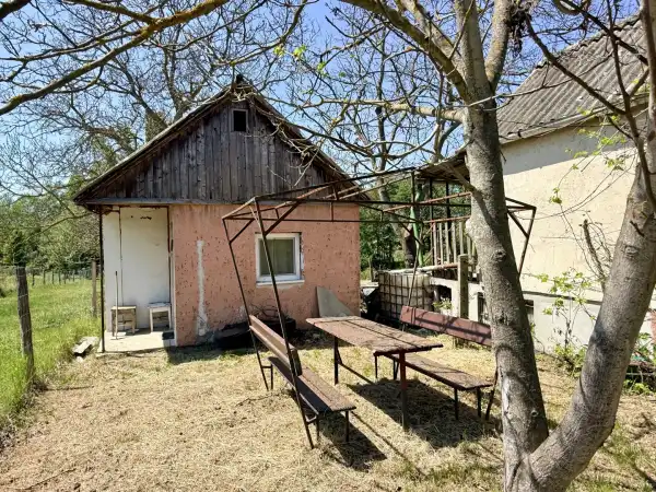 Eladó , Oroszlány 1317 m² 6 M Ft