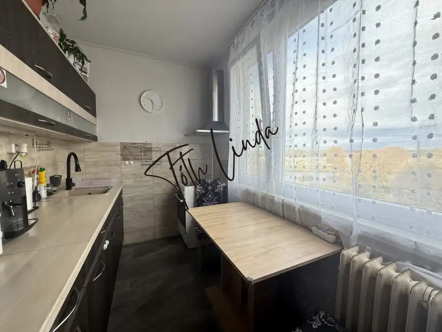 eladó panellakás, Oroszlány