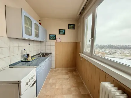 Eladó panellakás, Oroszlány 2+1 szoba 62 m² 33.5 M Ft
