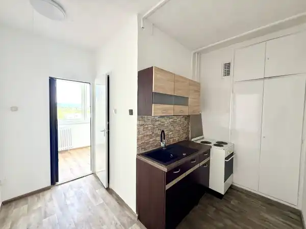 Eladó panellakás, Oroszlány 1+1 szoba 36 m² 29.99 M Ft