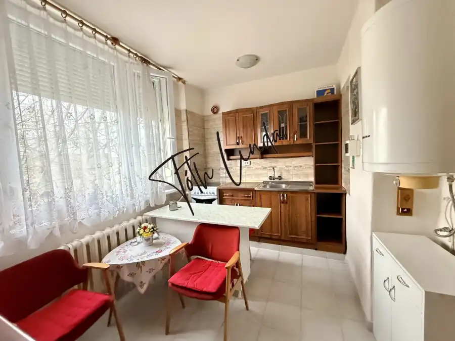 eladó téglalakás, Oroszlány