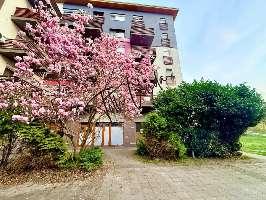 eladó téglalakás, Oroszlány