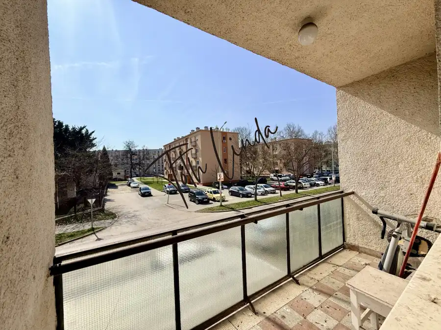 eladó téglalakás, Oroszlány