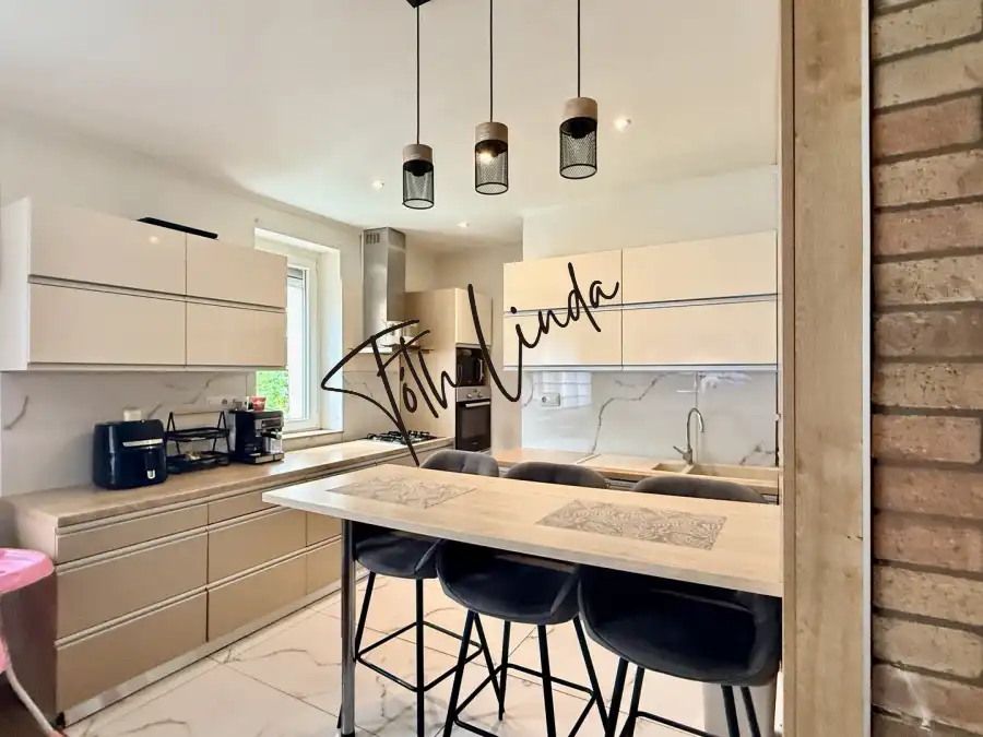 eladó téglalakás, Oroszlány