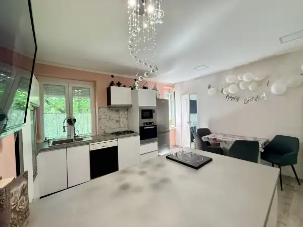 Eladó téglalakás, Oroszlány 2+1 szoba 52 m² 36.9 M Ft