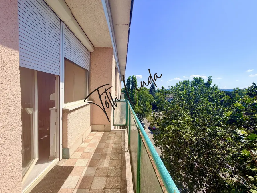 eladó téglalakás, Oroszlány