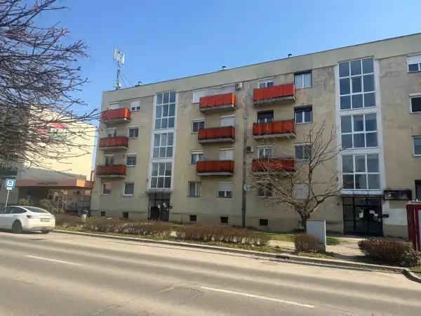 Eladó téglalakás, Tatabánya 1 szoba 29 m² 26.9 M Ft